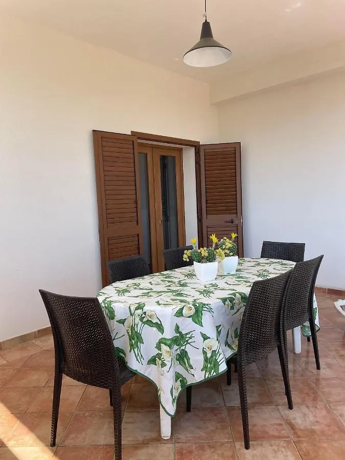 Villa Erika Sofja Porto Palo Italië
